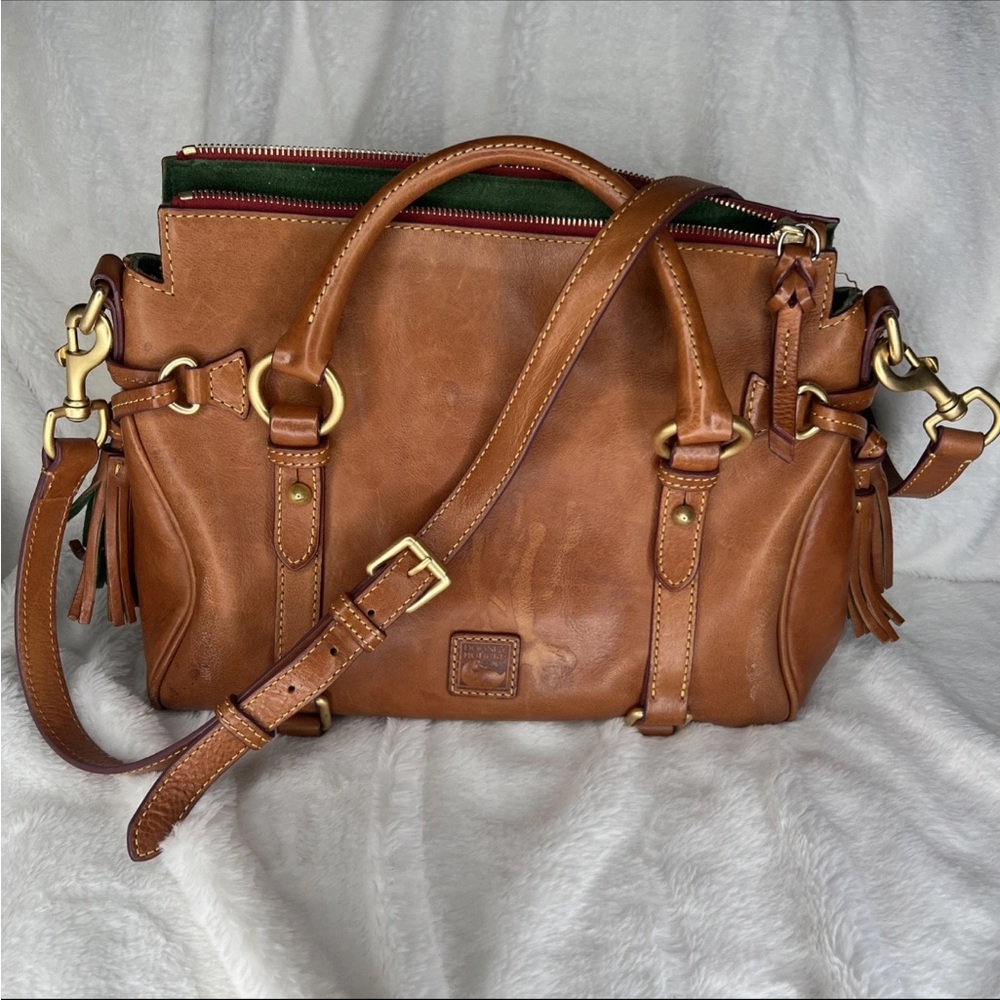 Dooney & Bourke Florentine (natural) Satchel- classic size